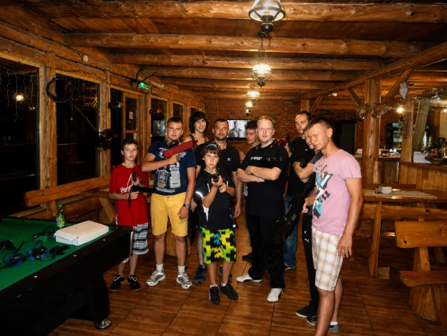 Chata Góralska - Zabawa w Laser Tag w Parku